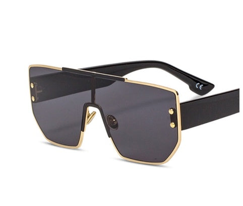 Look Pretty Cool in Unique Frame Sunglasses